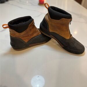Clarks Bowman Brown and Black Ankle Boots waterproof winter size 8 men’s zip